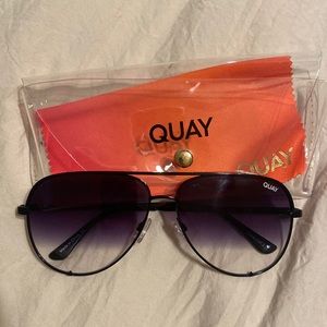 QUAY HIGH KEY OVERSIZED SUNGLASSES